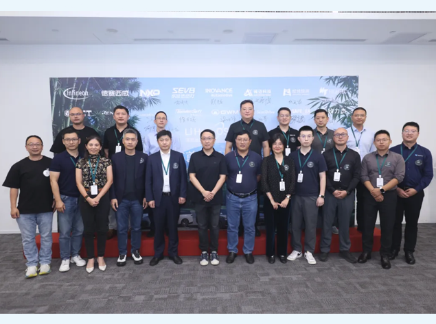 理想星環(huán)OS生態(tài)啟航，恩智浦共筑智能汽車新生